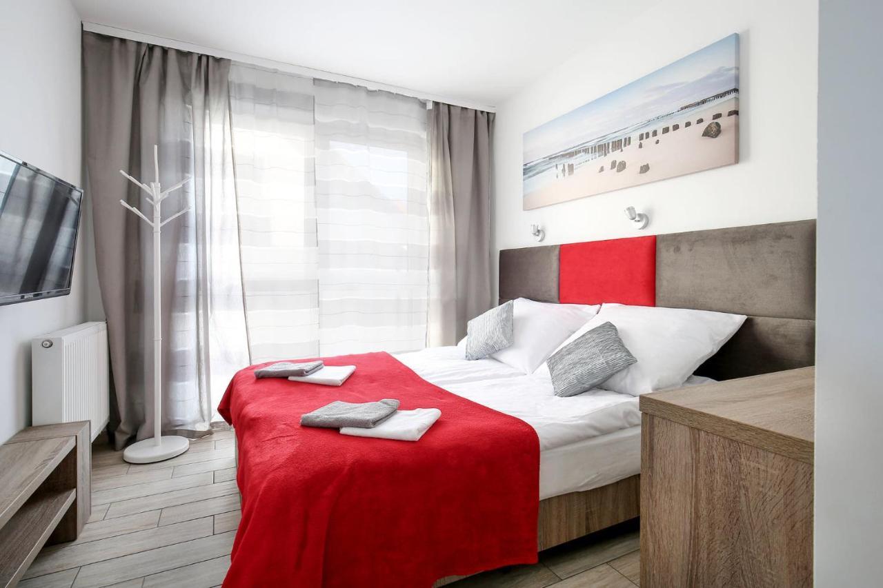 Ferienwohnung Apartament Red Mielno Großmöllen Exterior foto