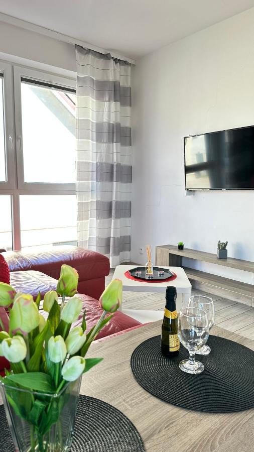 Ferienwohnung Apartament Red Mielno Großmöllen Exterior foto